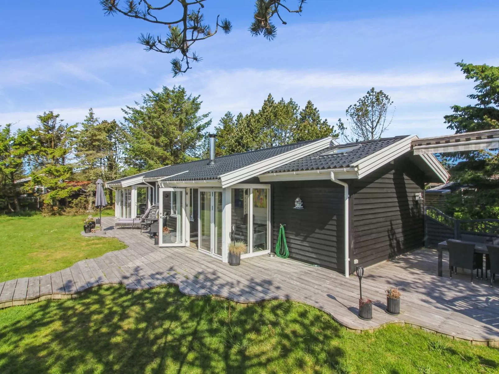 "Ulli" - 1.6km from the sea-Outside