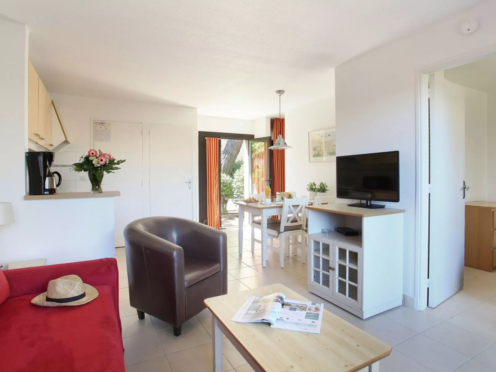 Saint Loup-Inside