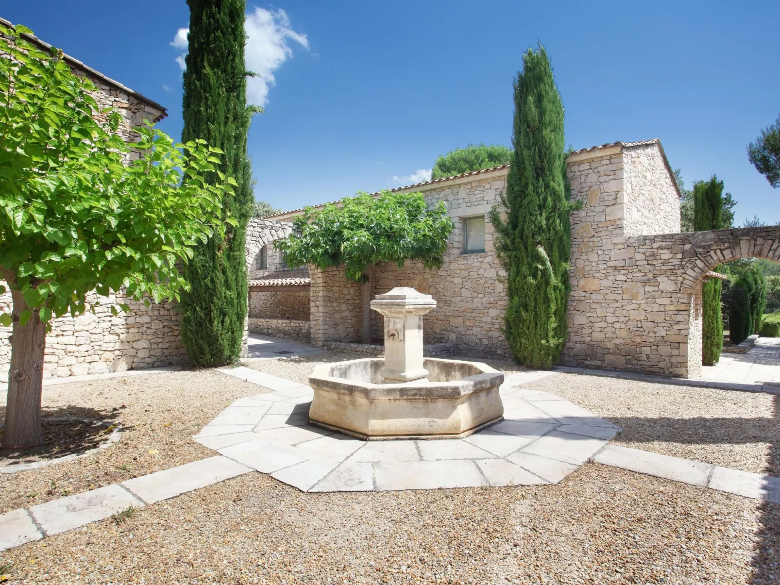 La Bastide des Chênes-Outside