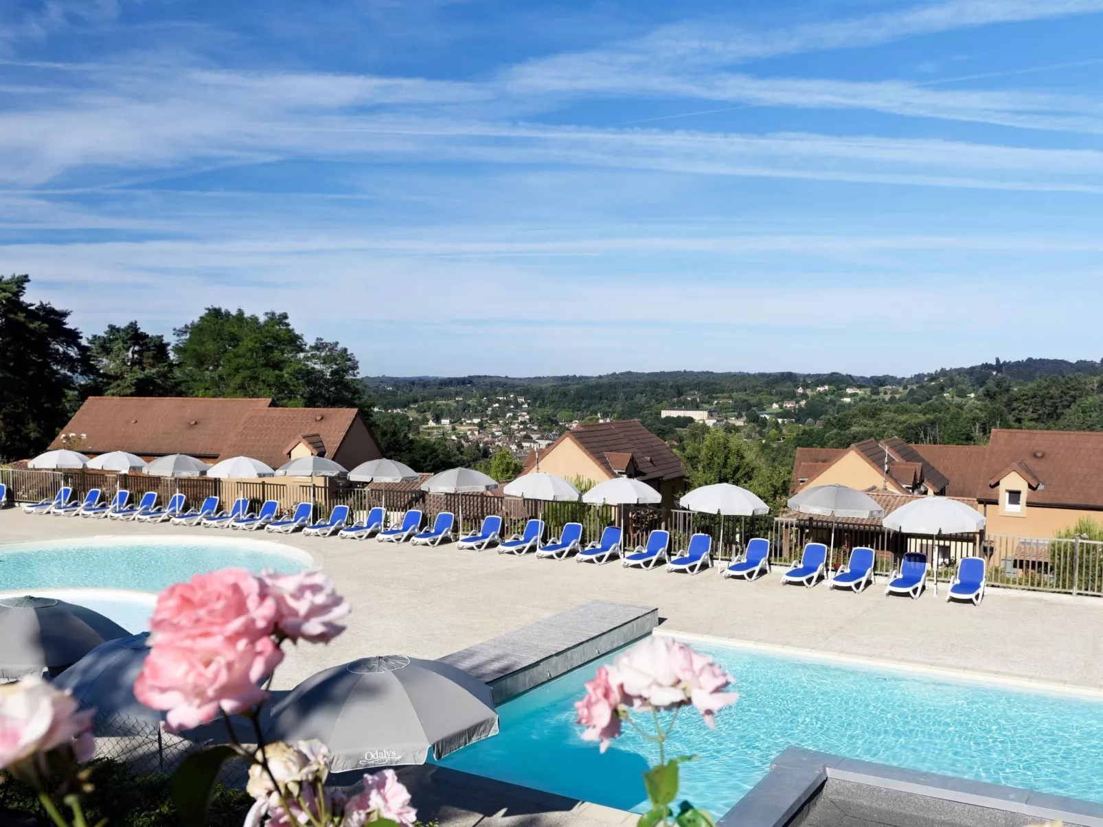 Les Coteaux de Sarlat-Outside