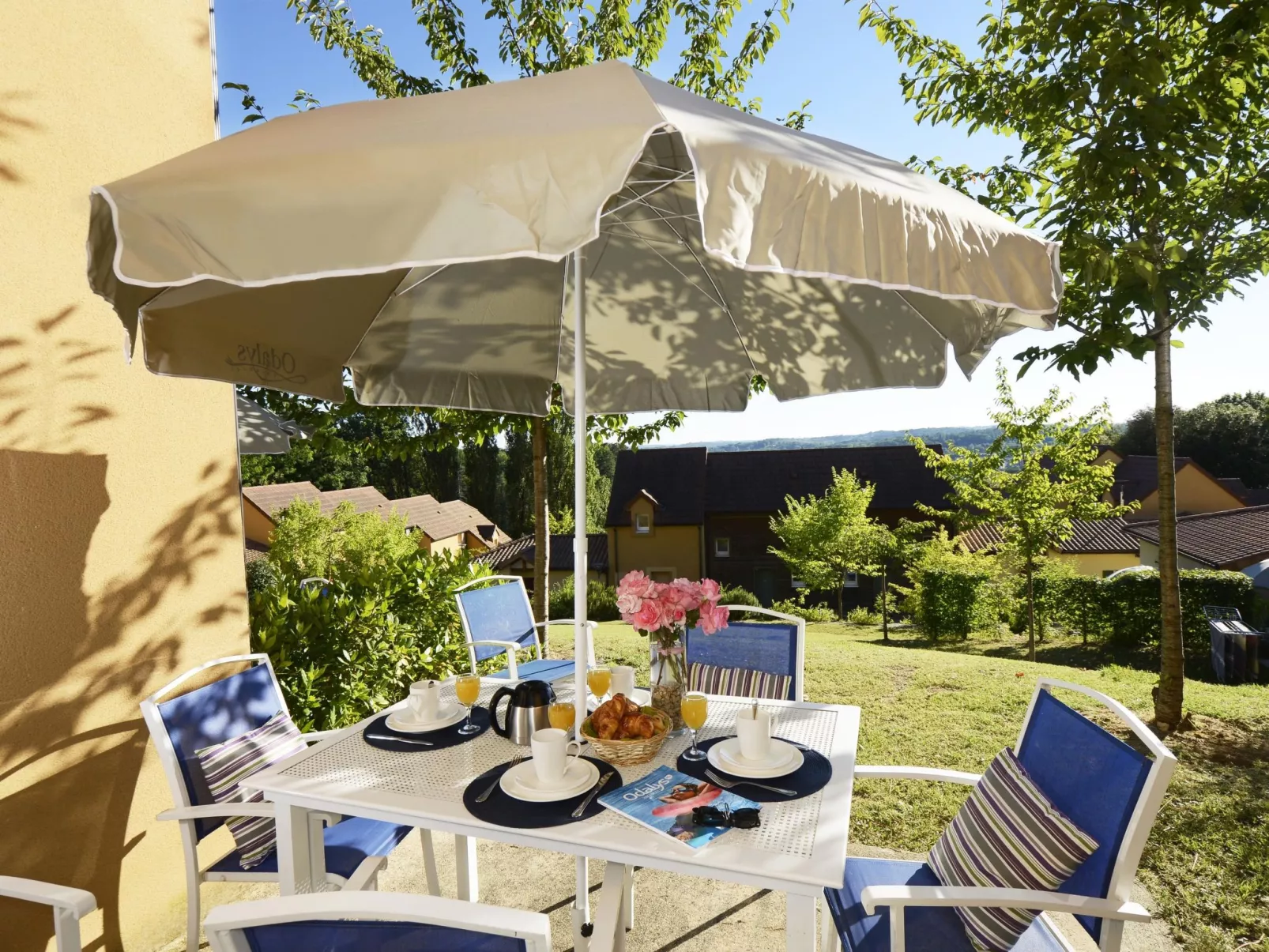 Les Coteaux de Sarlat-Outside