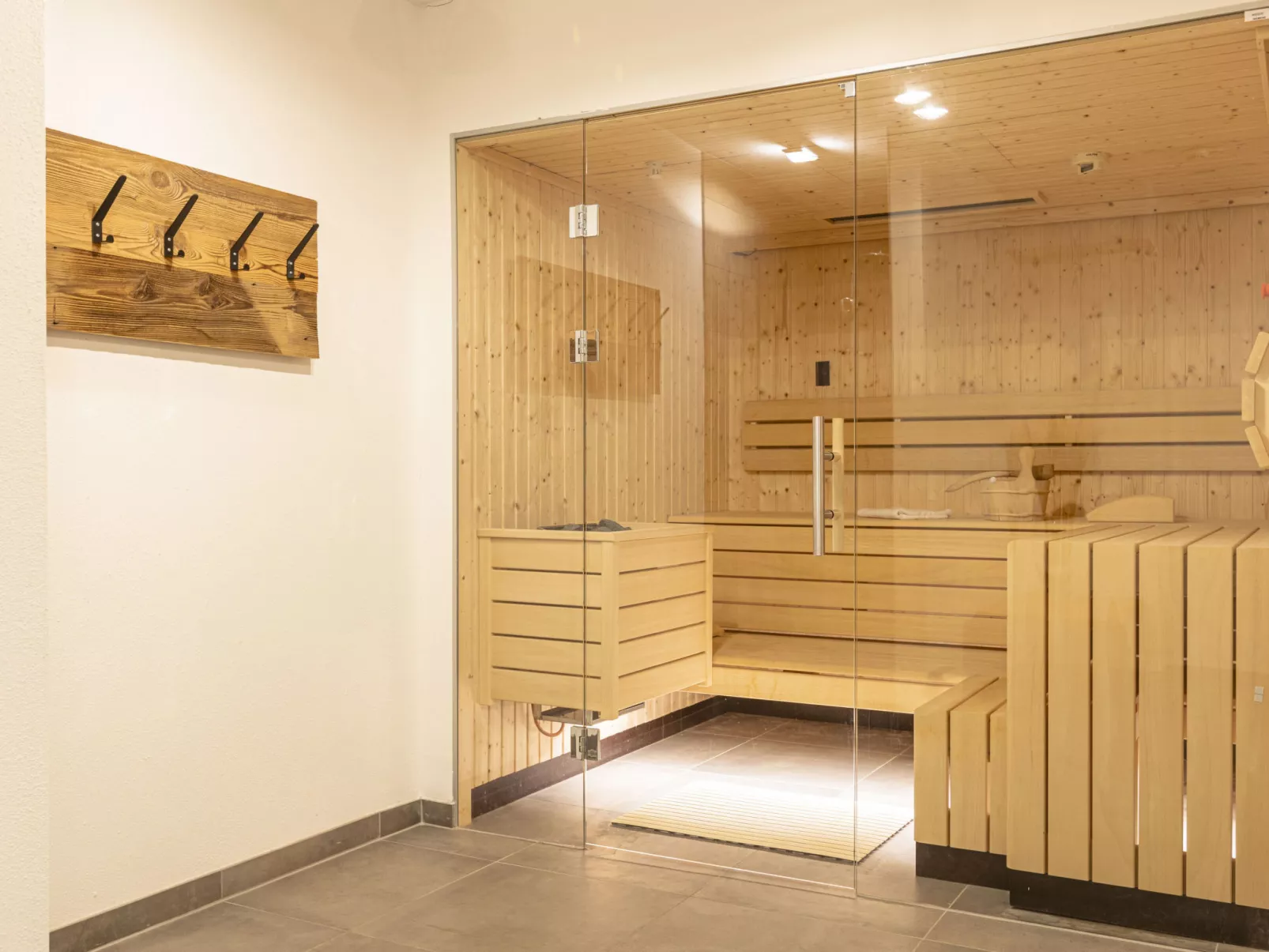 Superior # 4A mit Sauna-Inside