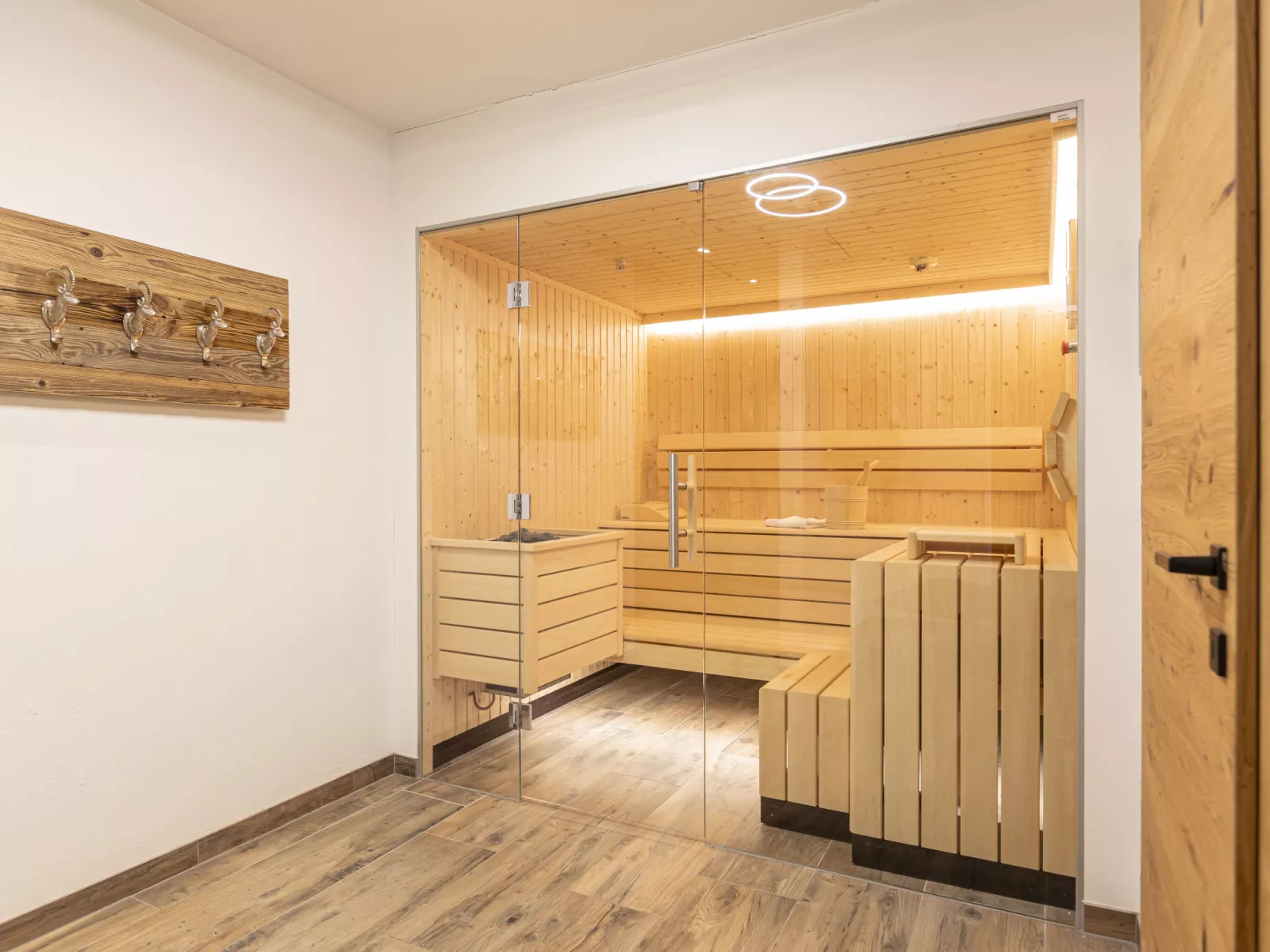 Superior # 5A mit Sauna-Inside