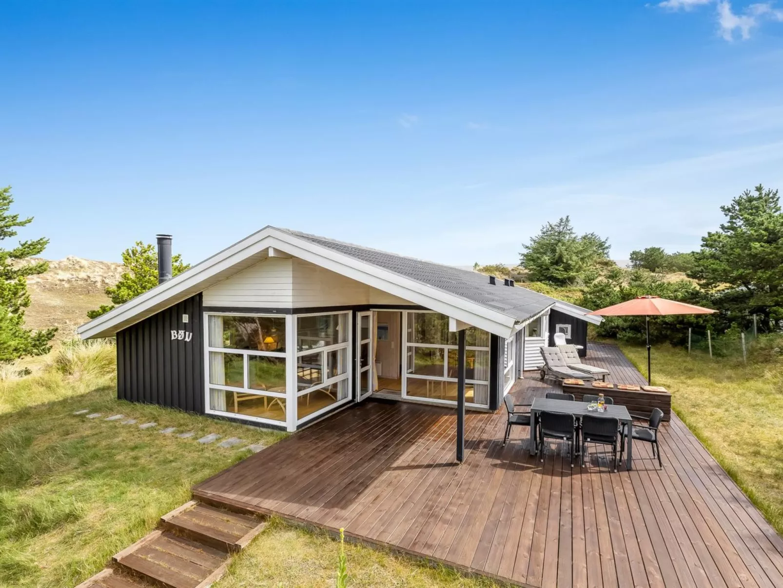 "Tineke" - 800m from the sea