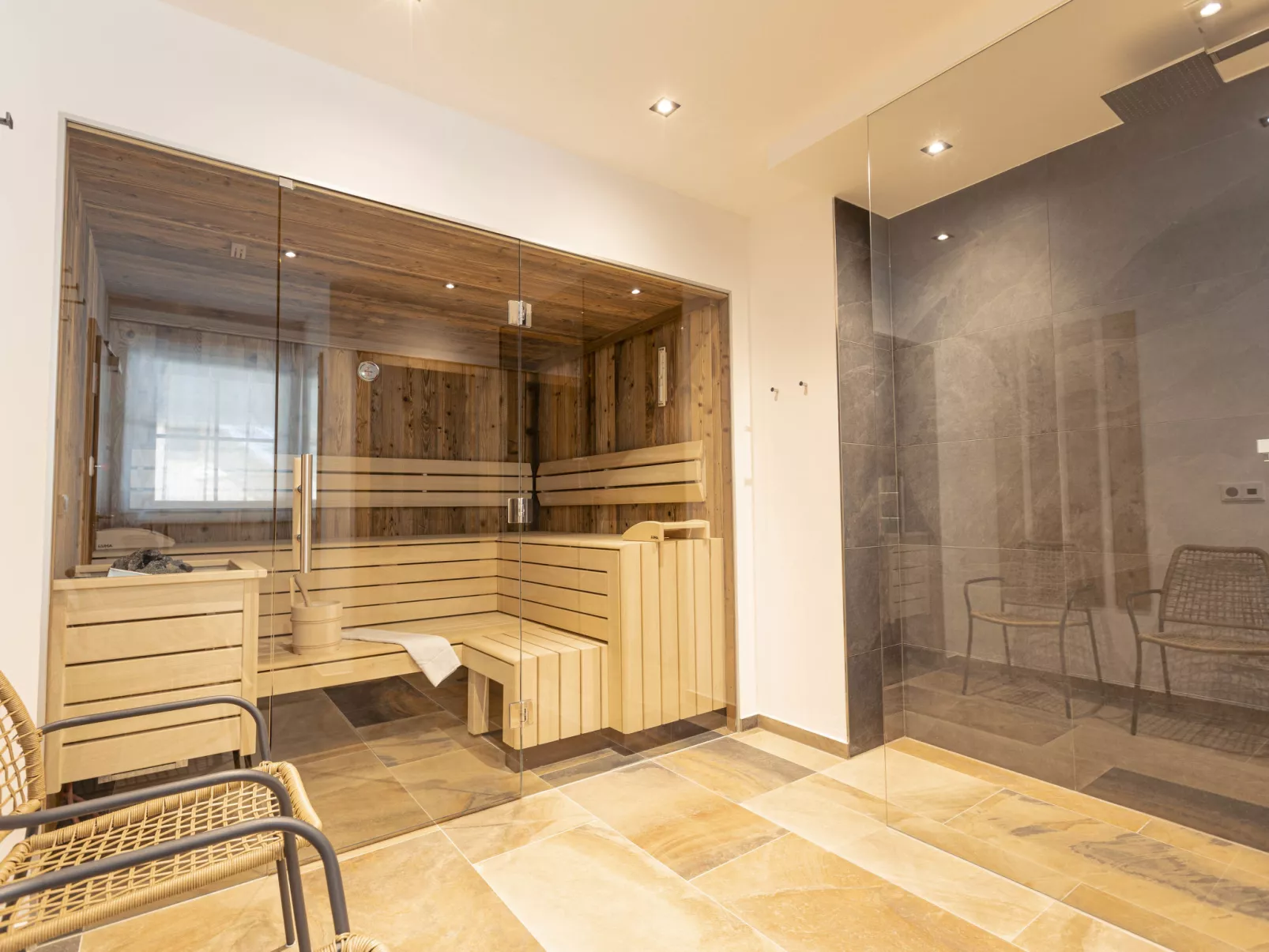 Superior für 10 Personen mit Sauna-Drinnen