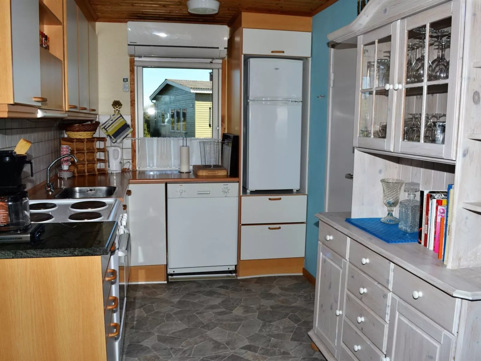 "Veijo" - 800m from the sea-Inside