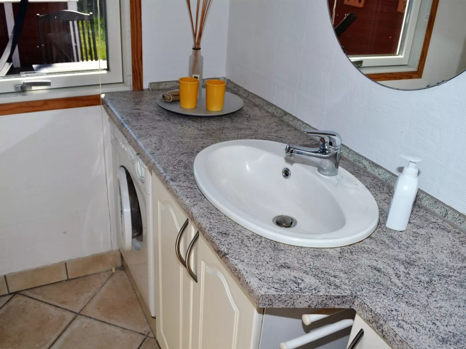 "Veijo" - 800m from the sea-Inside