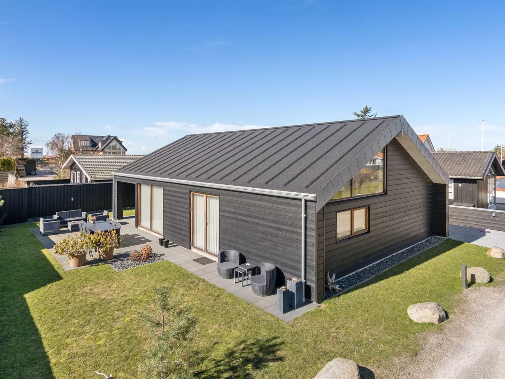 "Aaran" - 700m from the sea