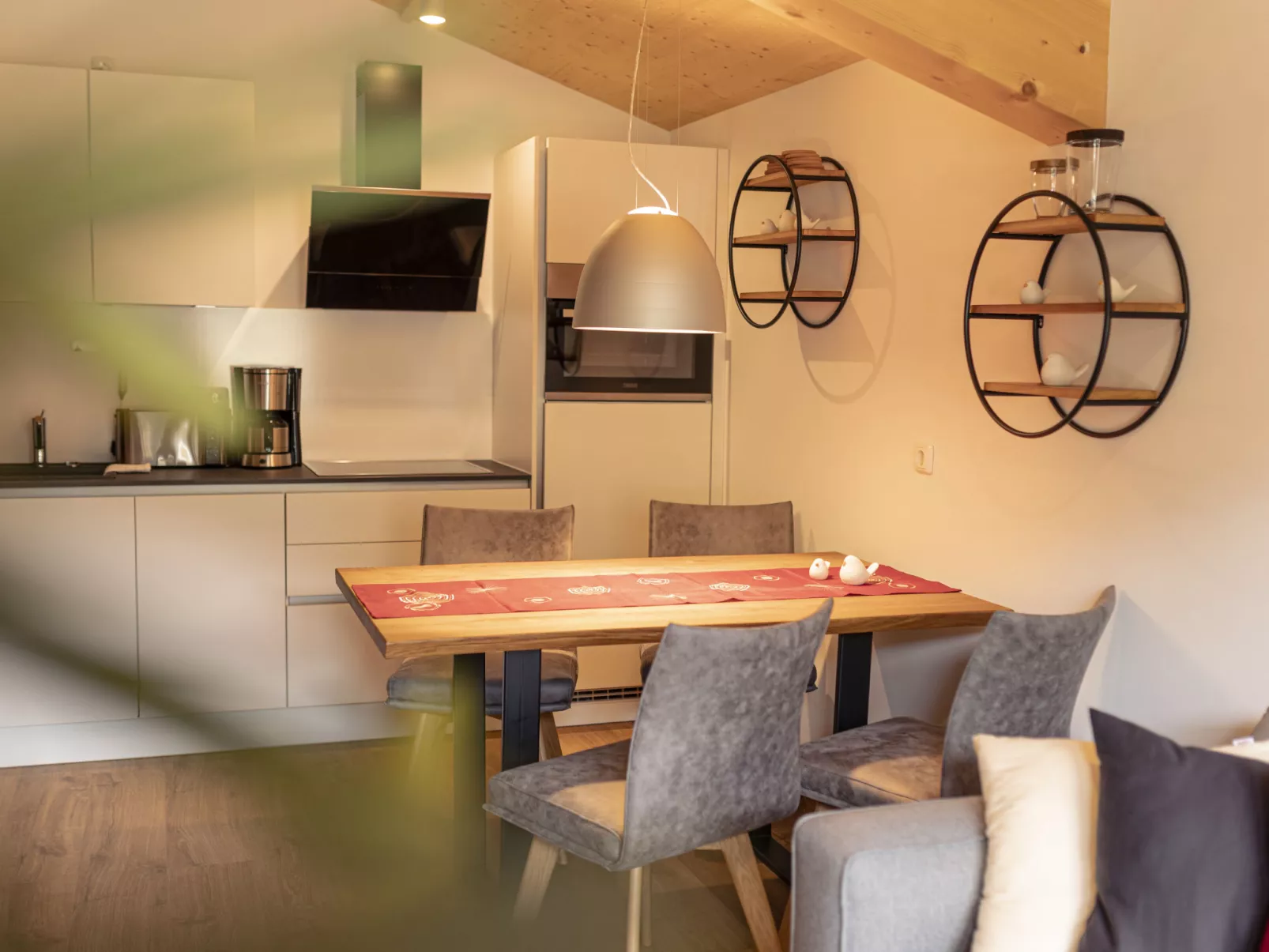 Mit 2 Schlafzimmern & IR-Sauna-Drinnen