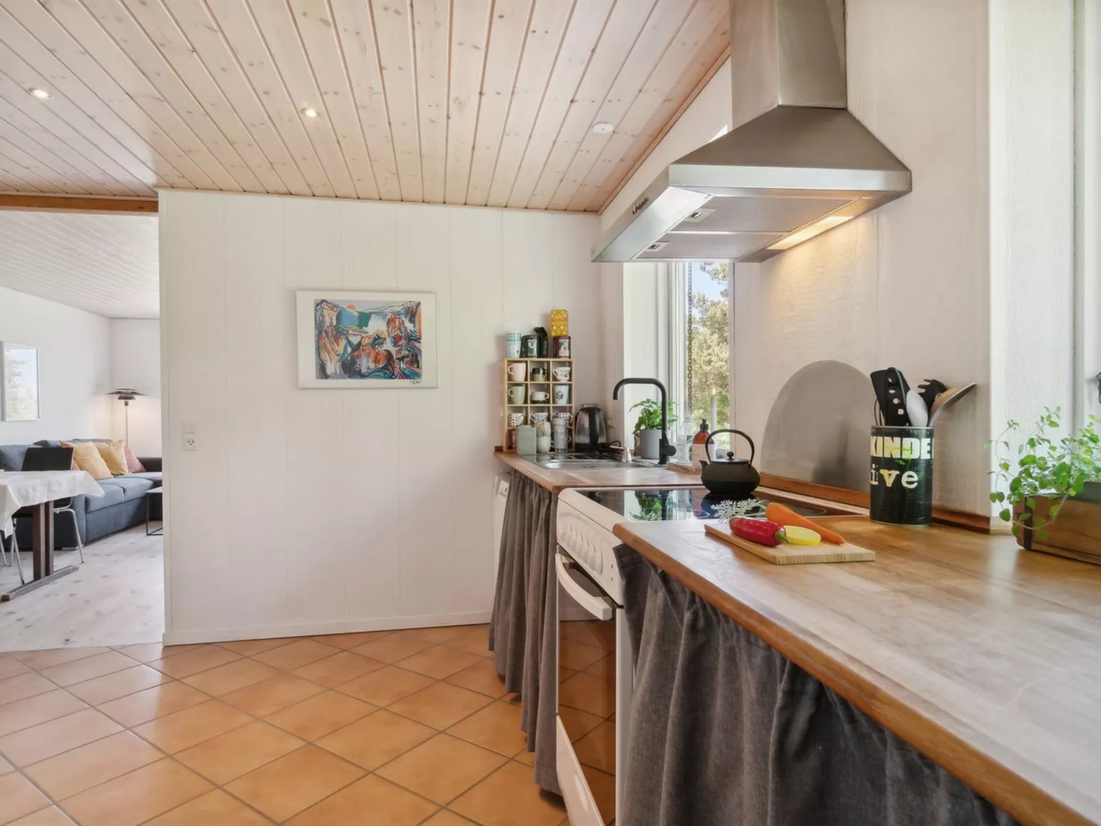 "Lenaya" - 1km from the sea-Inside