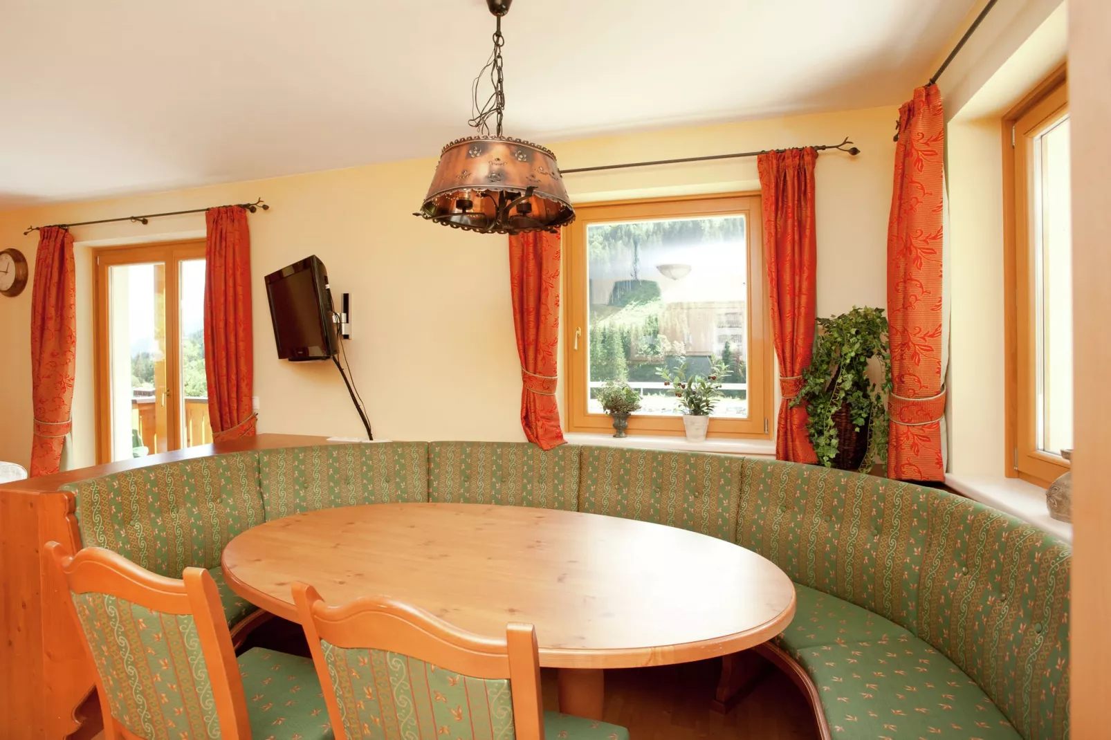 Chalet Apartment Staffkogel - Mittenwald-Dining room