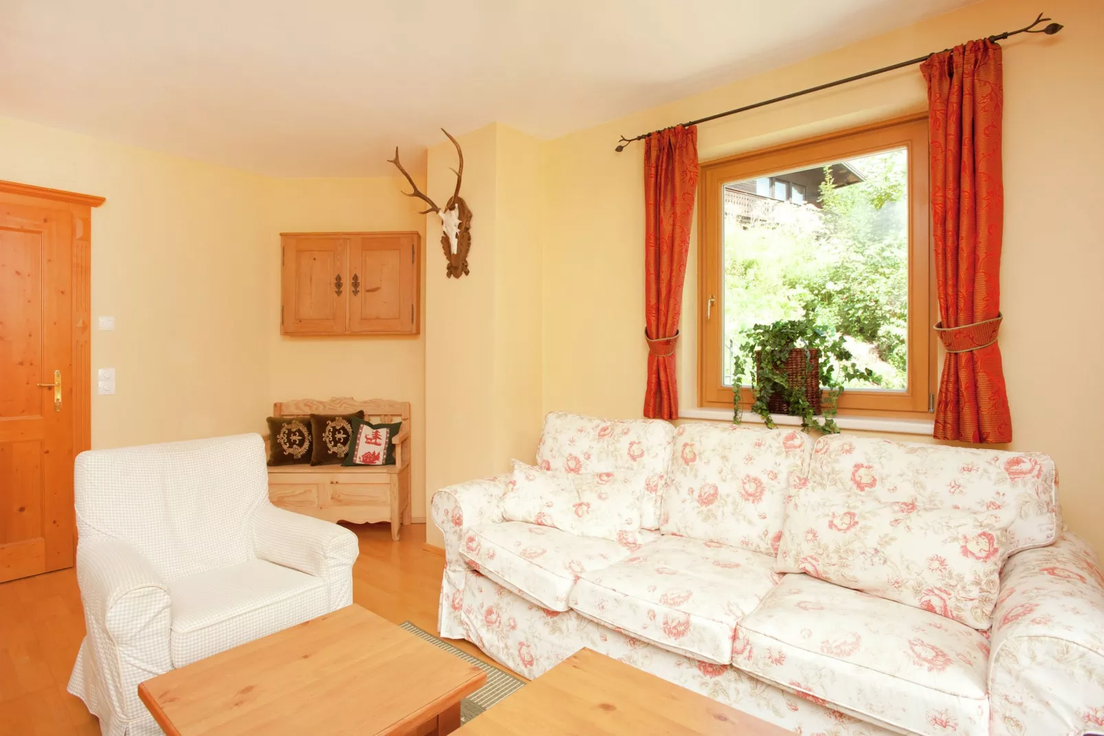 Chalet Apartment Staffkogel - Mittenwald-Living room