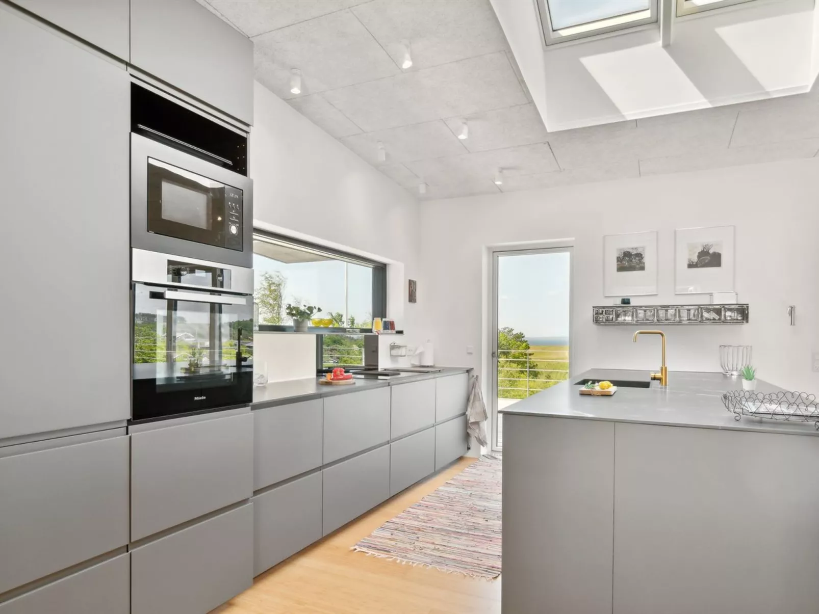 "Galia" - 500m from the sea