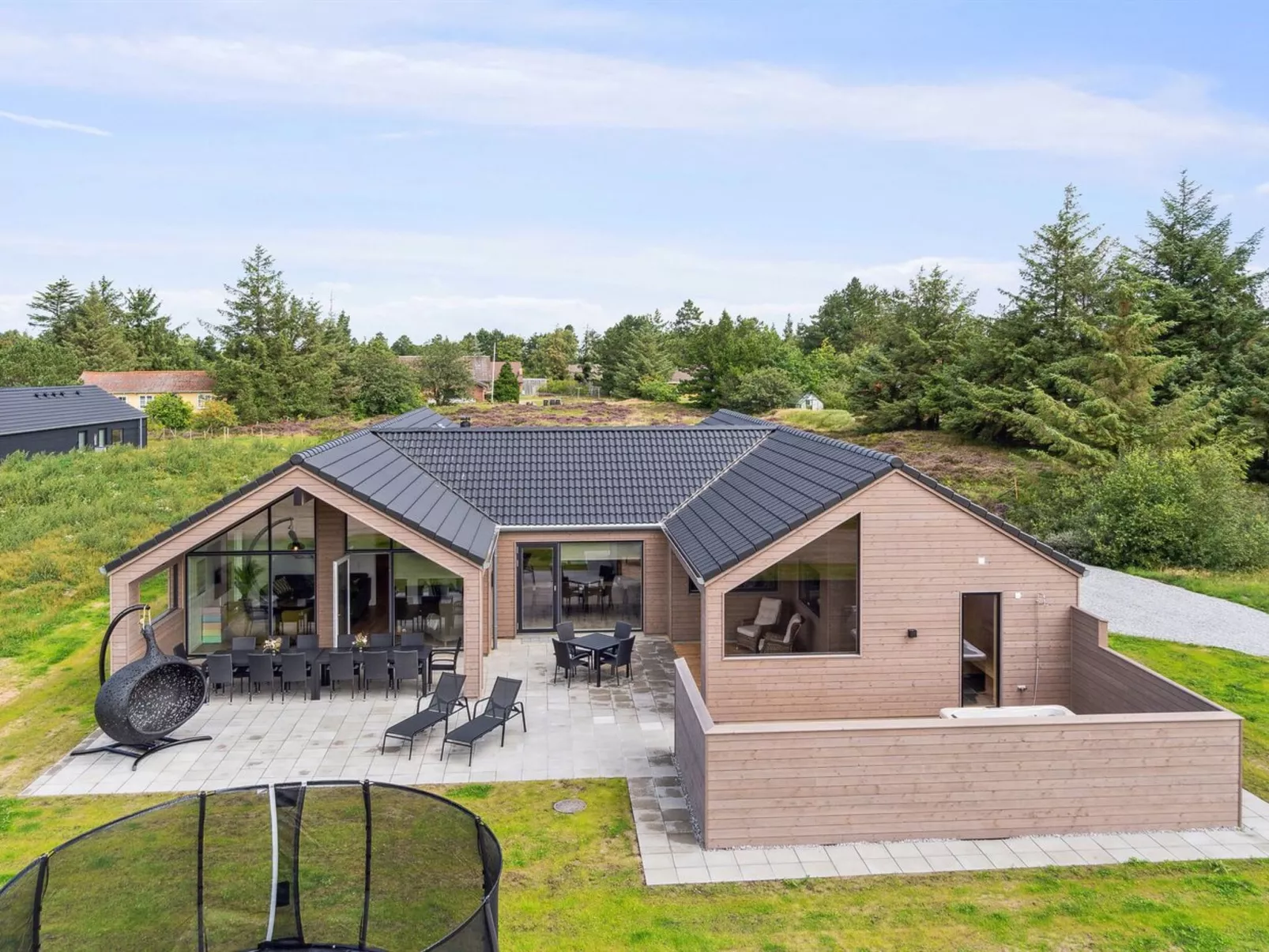 "Elvin" - 3.5km from the sea