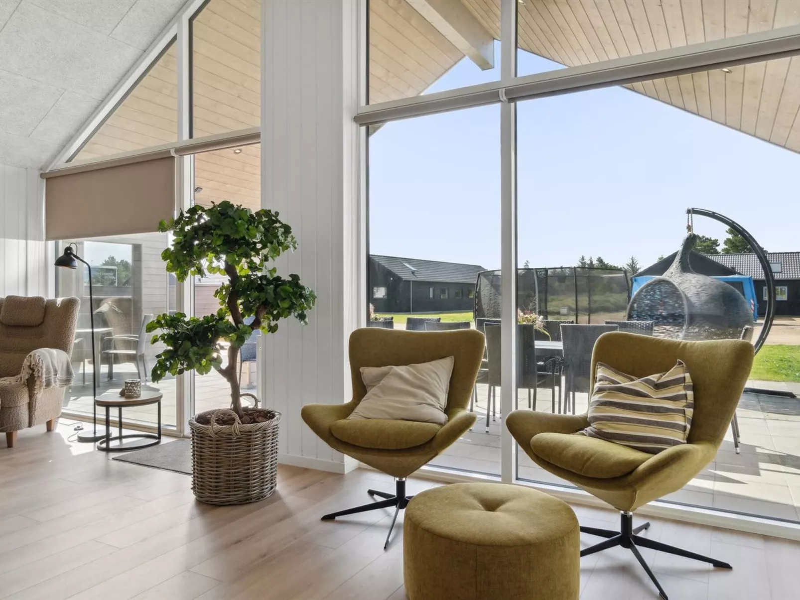 "Elvin" - 3.5km from the sea-Inside