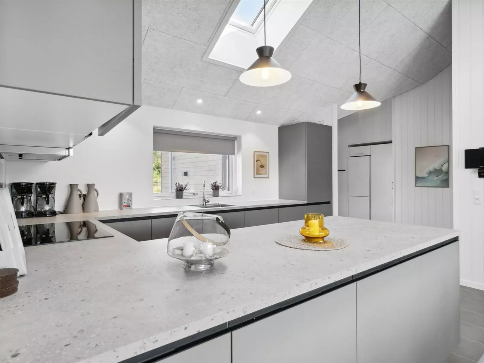 "Elvin" - 3.5km from the sea-Inside