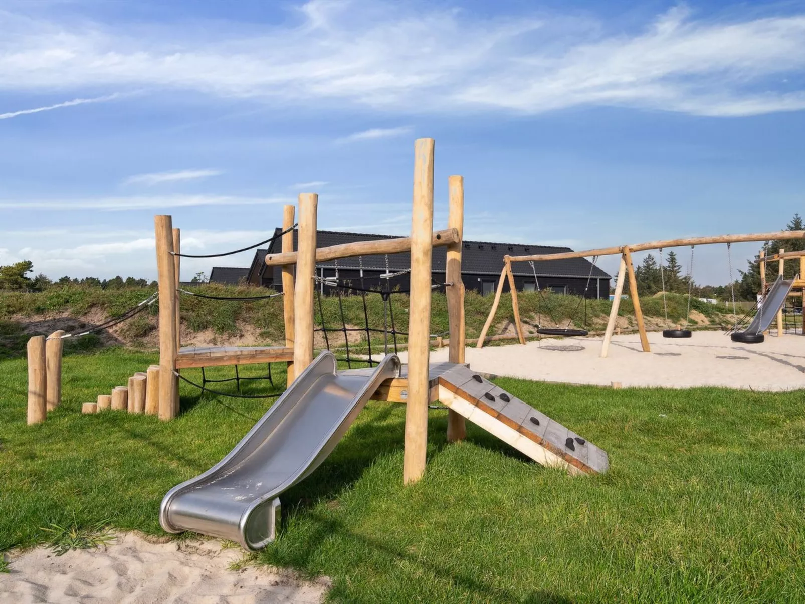 "Elvin" - 3.5km from the sea-Inside