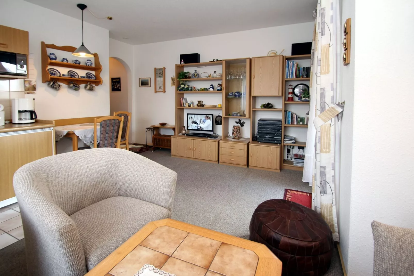 Ferienwohnung mit Balkon für Zwei in Dornumersiel-Living room