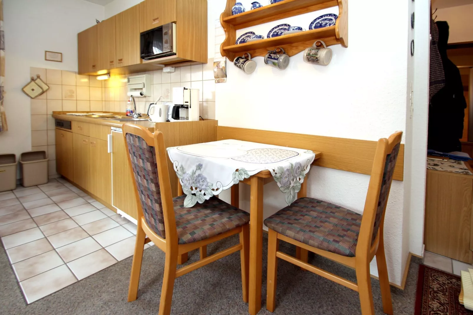 Ferienwohnung mit Balkon für Zwei in Dornumersiel-Dining room