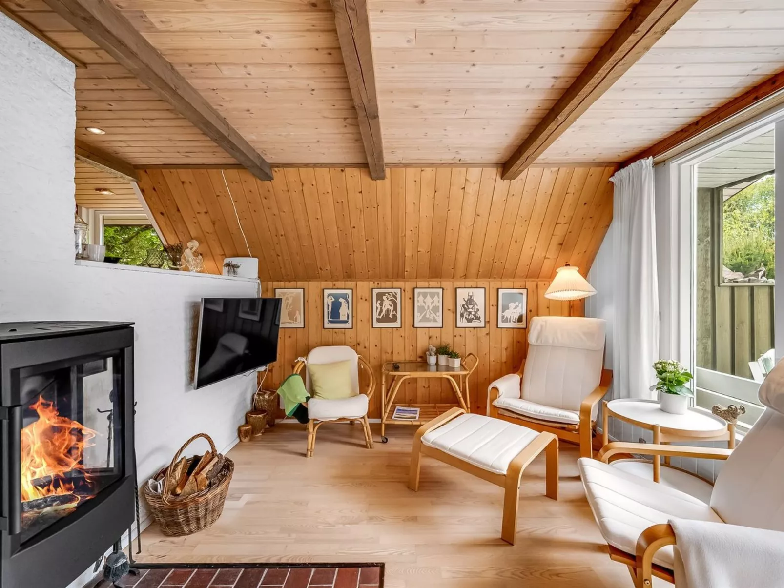 "Sisko" - 800m from the sea-Inside
