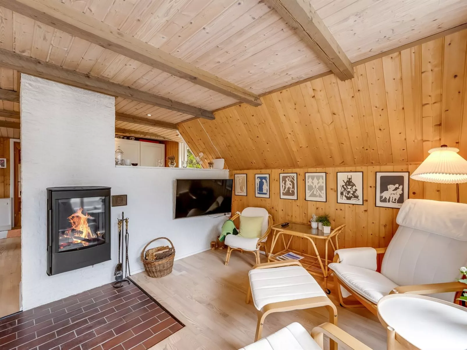 "Sisko" - 800m from the sea-Inside