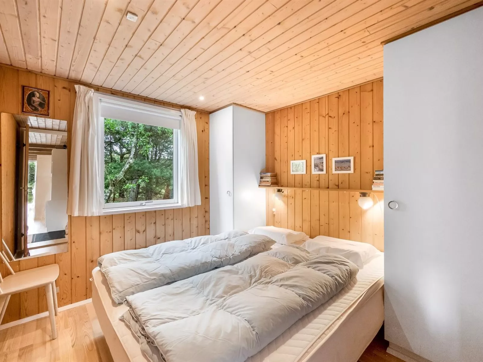 "Sisko" - 800m from the sea-Inside