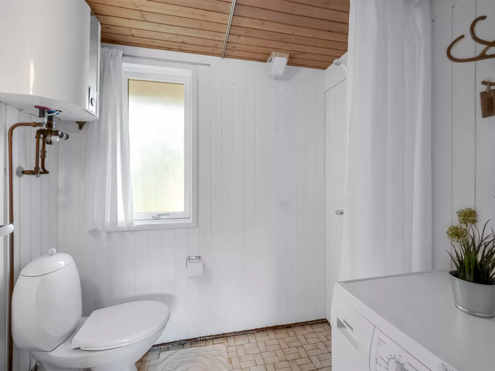 "Sisko" - 800m from the sea-Inside
