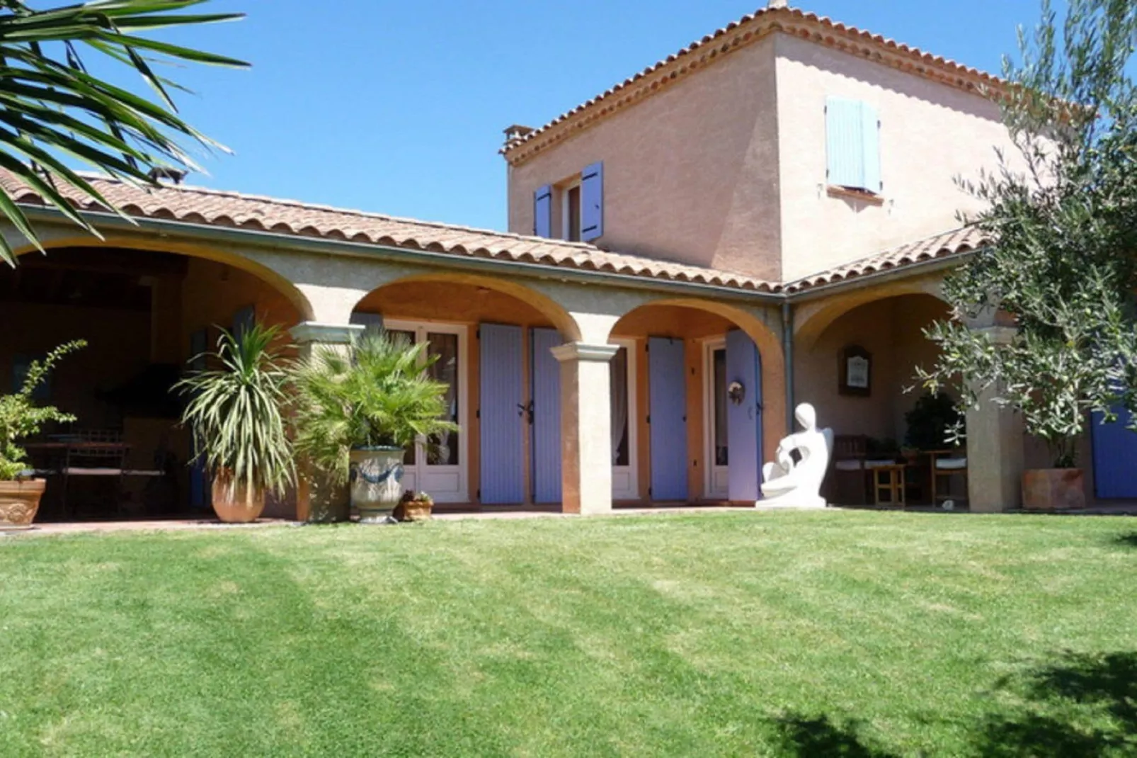 Comfortable villa with private pool-Exterior summer