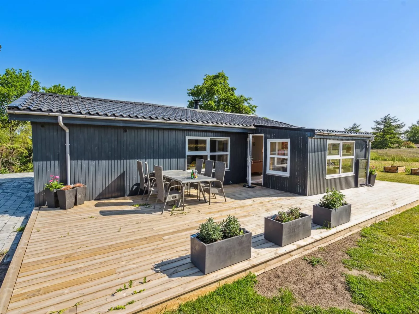 "Tabithe" - 500m from the sea