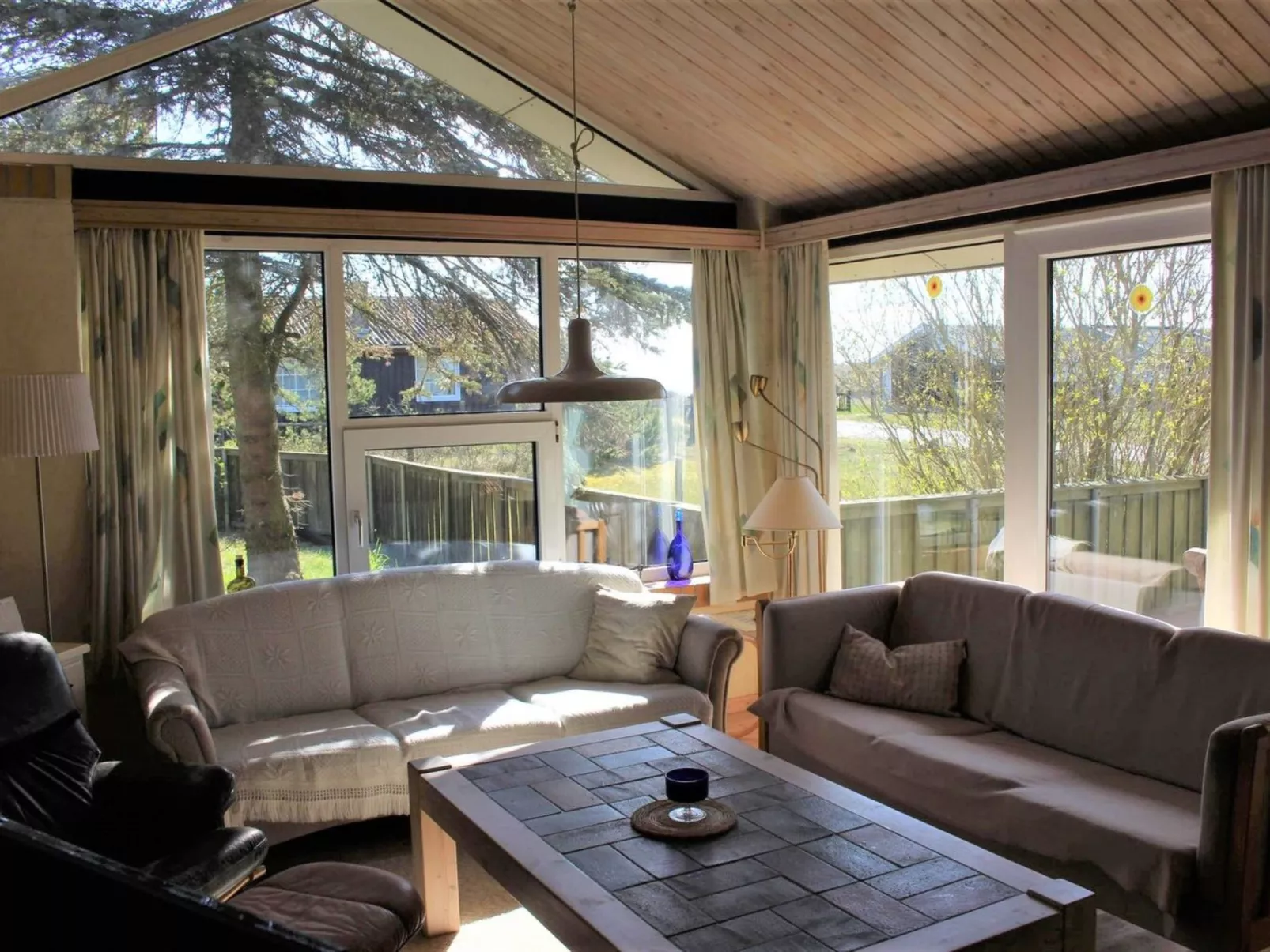 "Guthfrith" - 130m from the sea-Inside