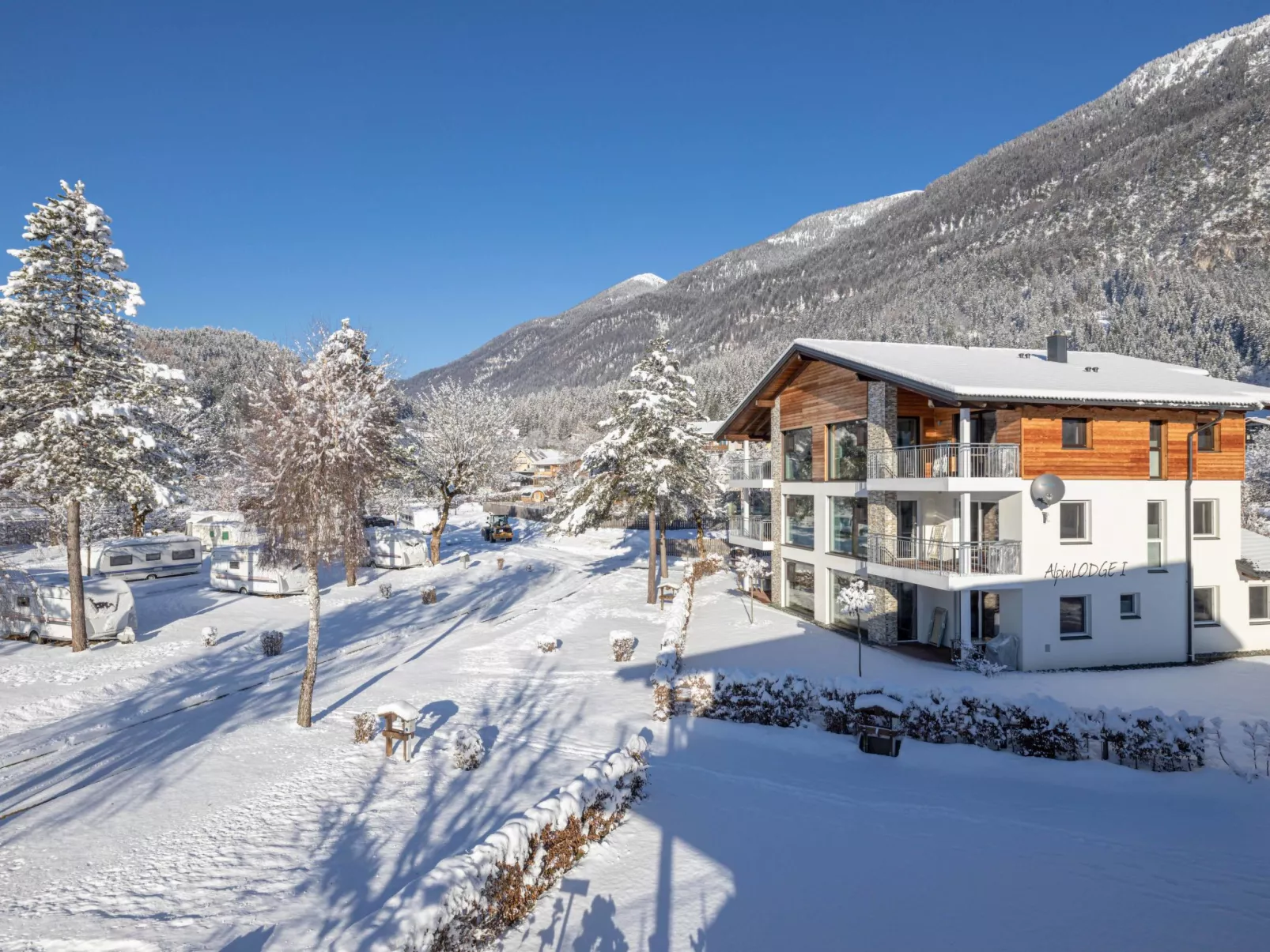 Alpin Apartment 4+2-Draußen