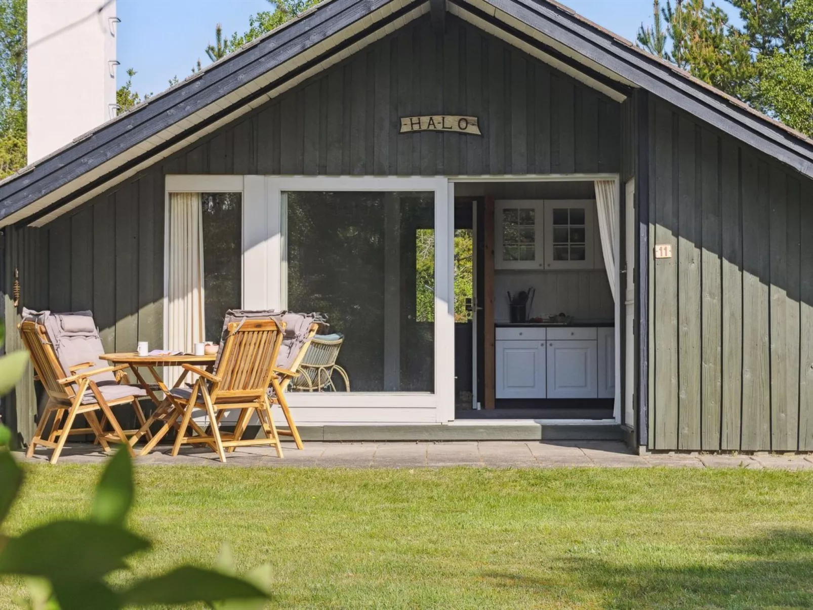 "Irlin" - 600m from the sea-Outside