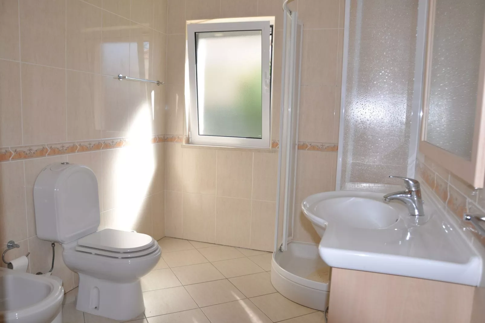 Costa V3-Bathroom