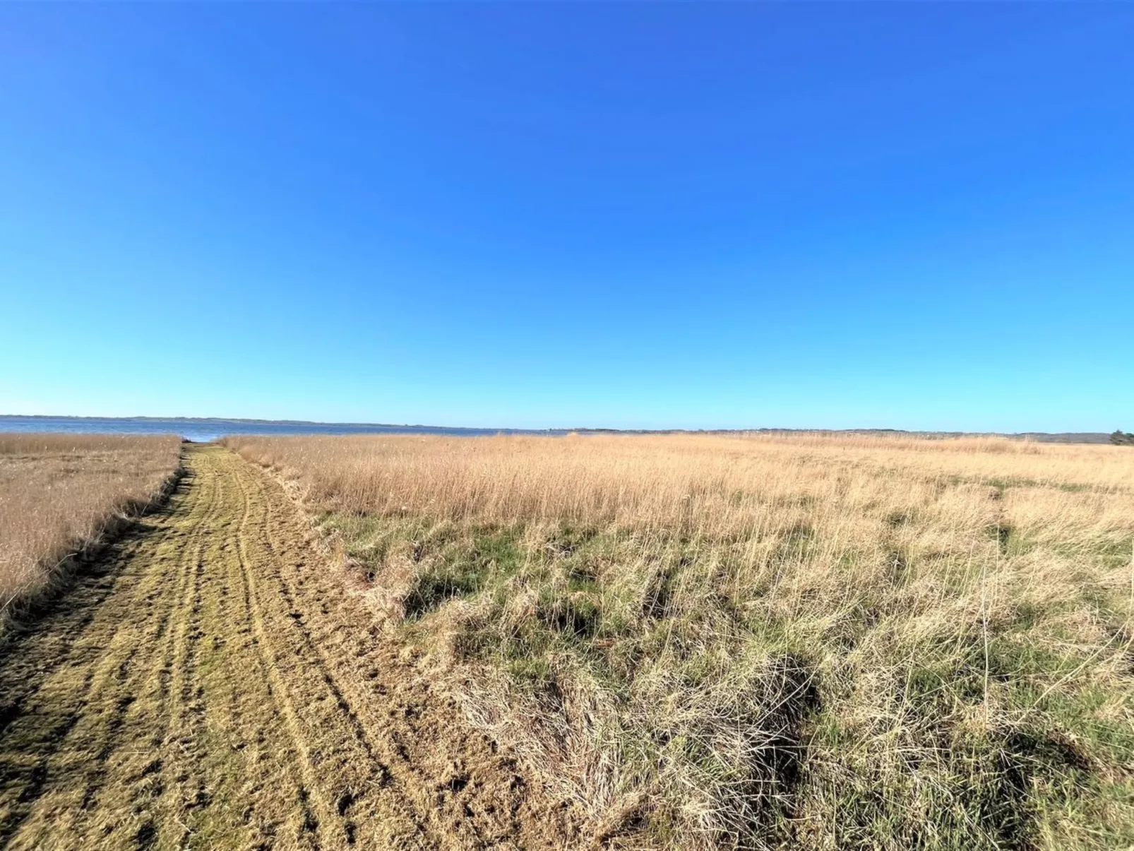 "Vemund" - 100m to the inlet-Outside