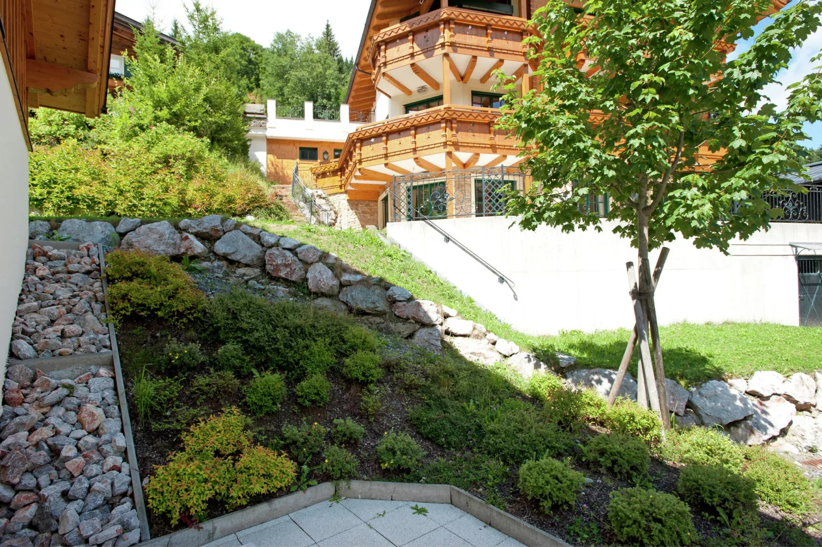 Chalet Apartment Tristkogel - Mittenwald-Gardens summer