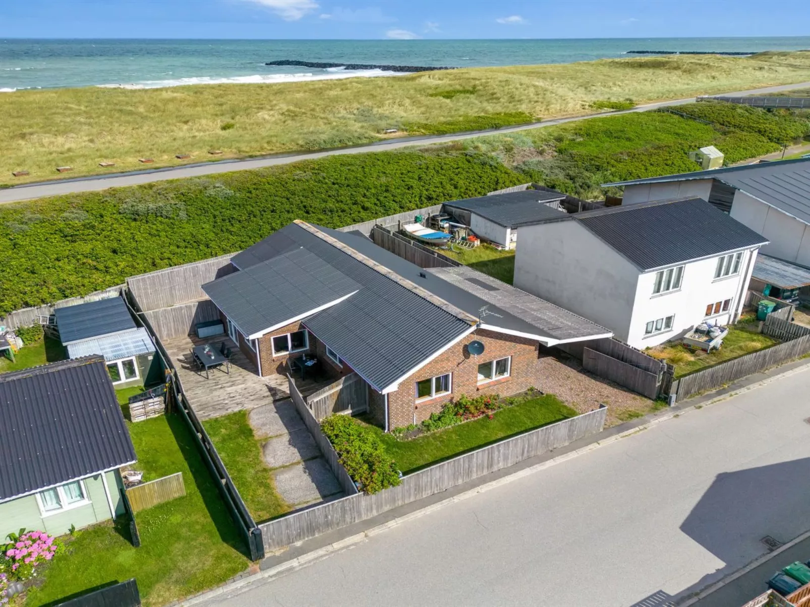 "Heming" - 100m from the sea