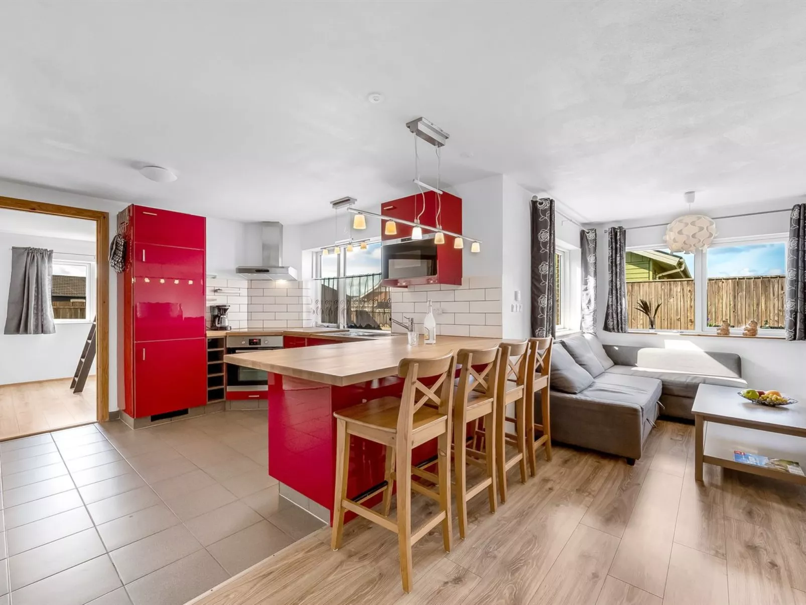 "Heming" - 100m from the sea-Drinnen
