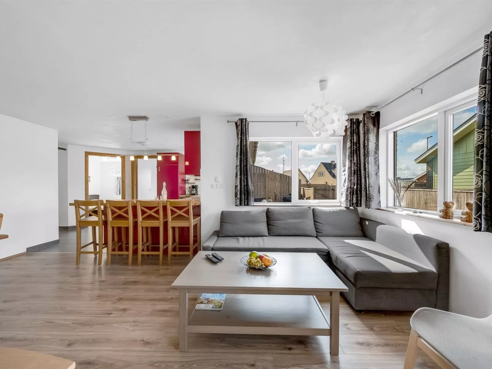 "Heming" - 100m from the sea-Drinnen