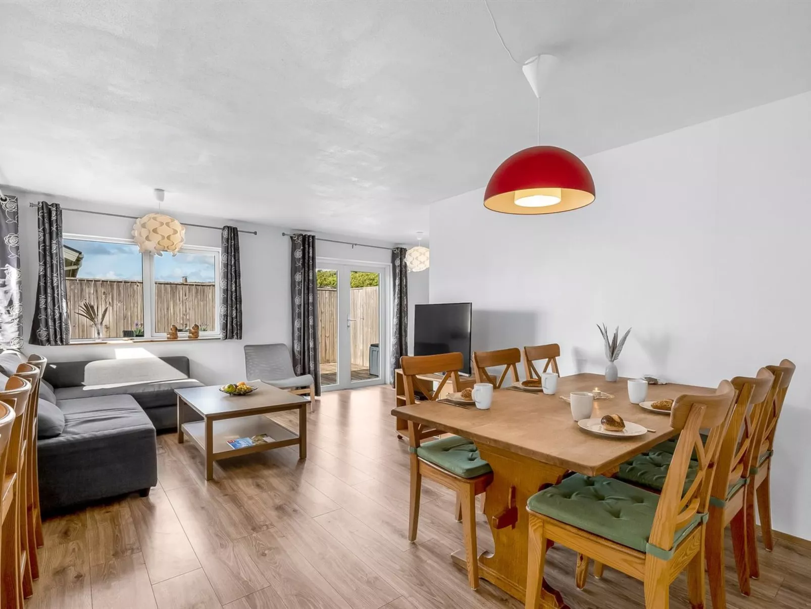 "Heming" - 100m from the sea-Drinnen