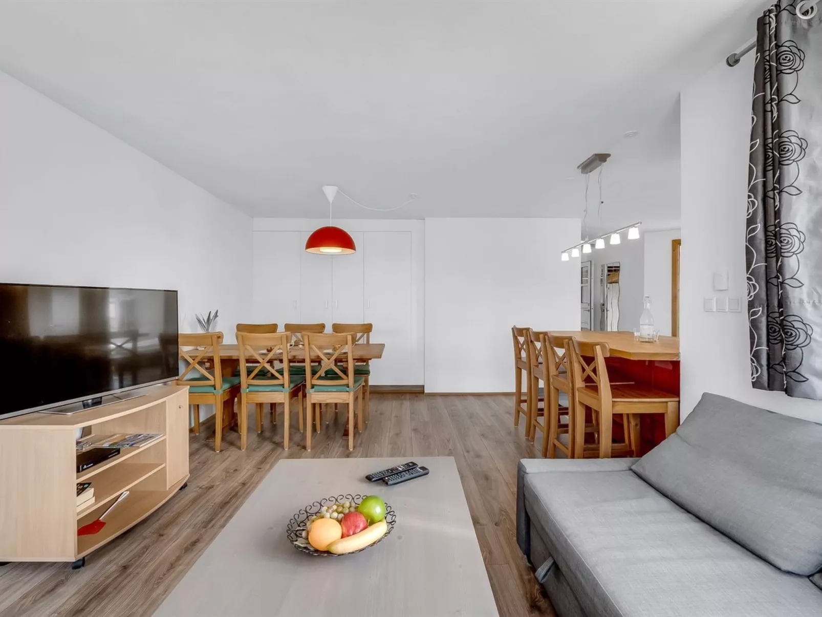 "Heming" - 100m from the sea-Drinnen