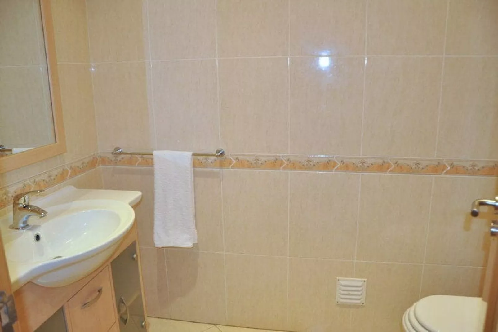 Costa V3-Bathroom