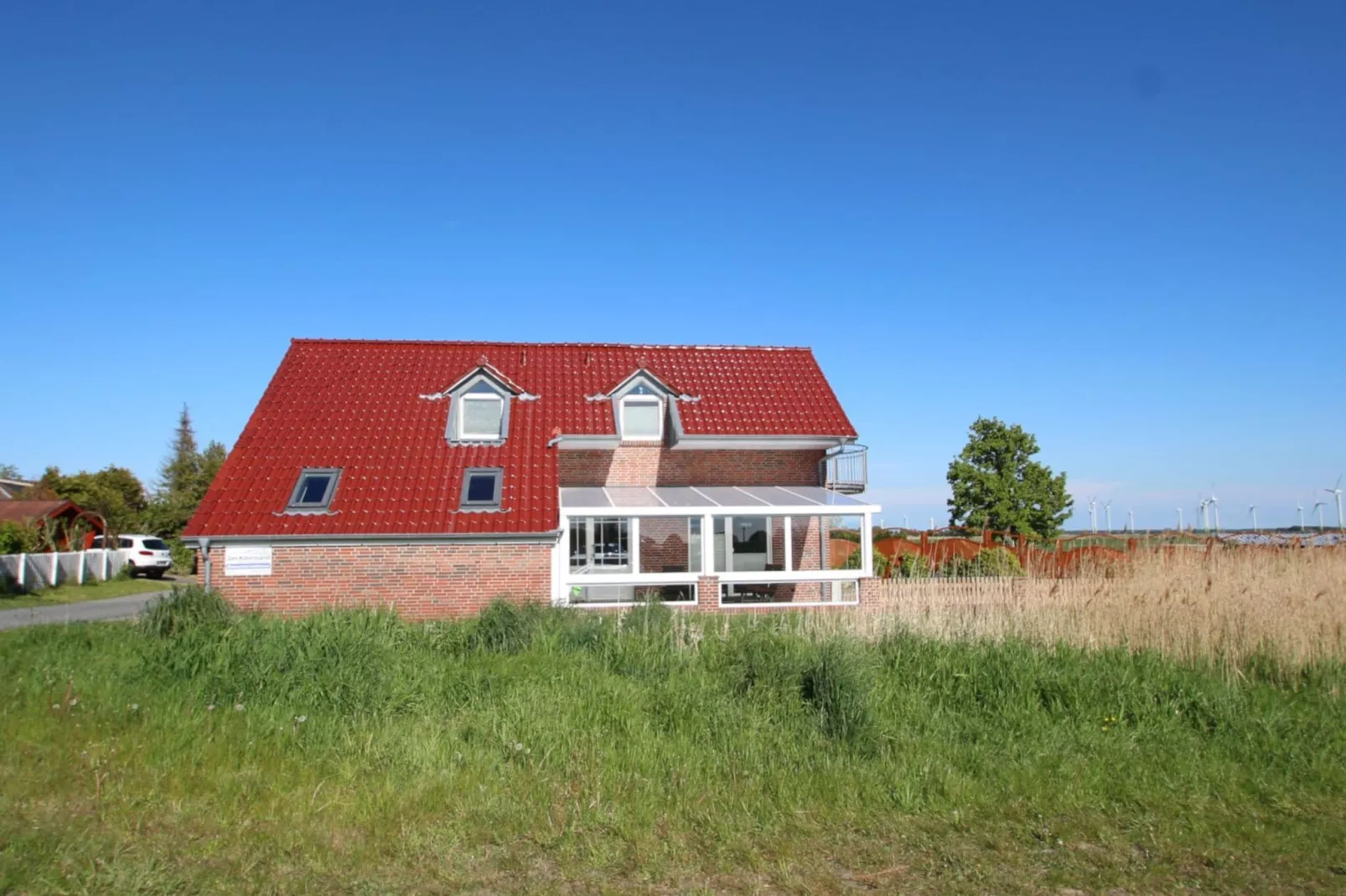 Großes Ferienhaus in ruhiger Lage mit Feldblick-Exterior summer