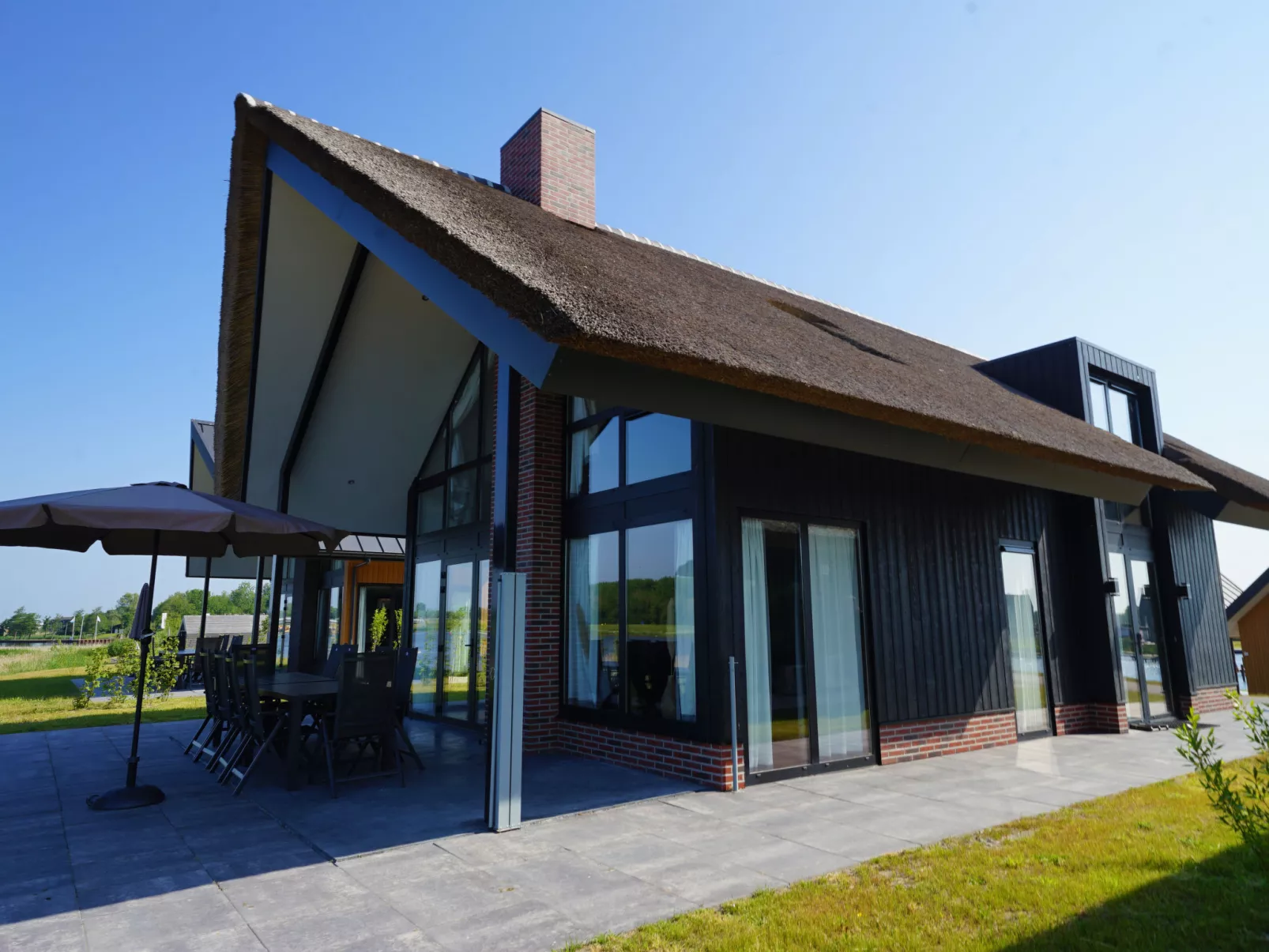 Meervilla Miva 10-Outside