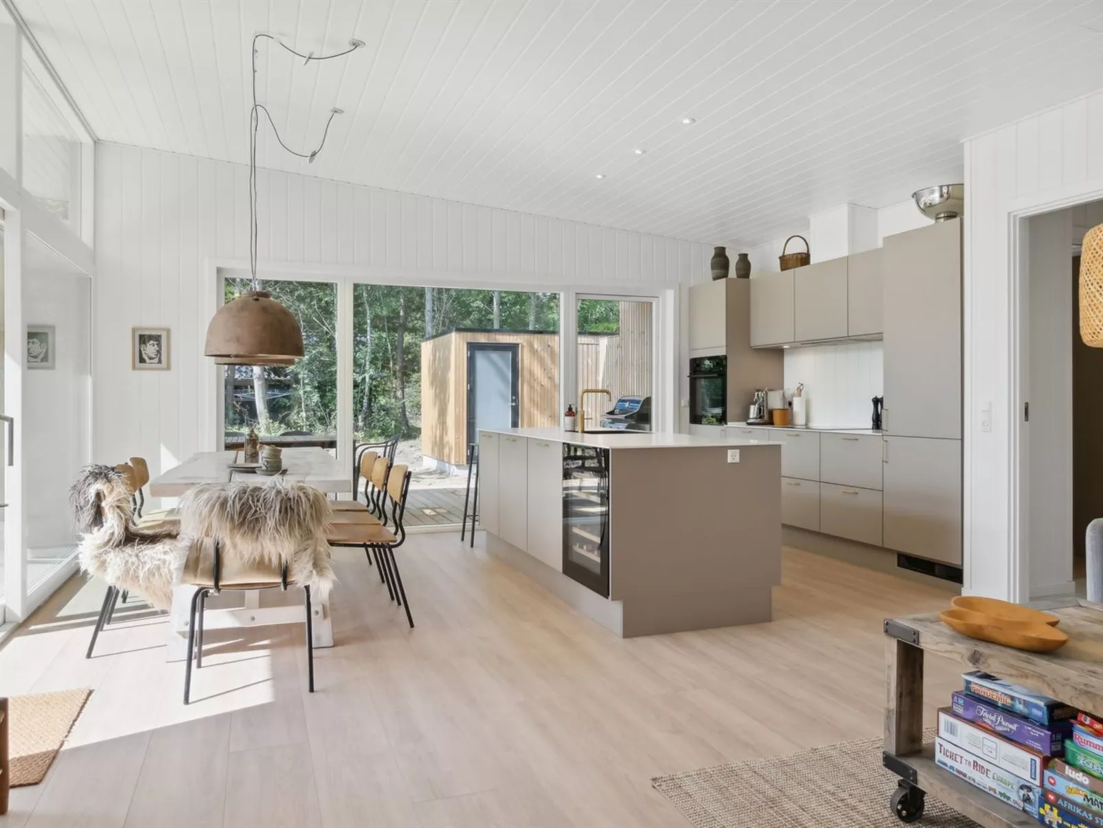 "Tinja" - 900m from the sea