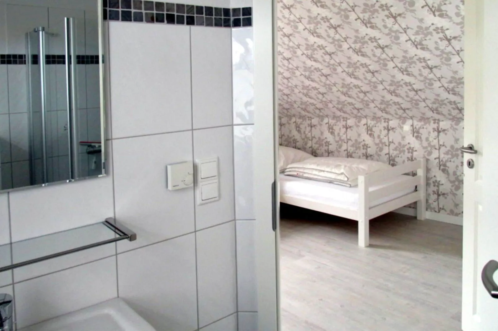 Großes Ferienhaus in ruhiger Lage mit Feldblick-Bathroom