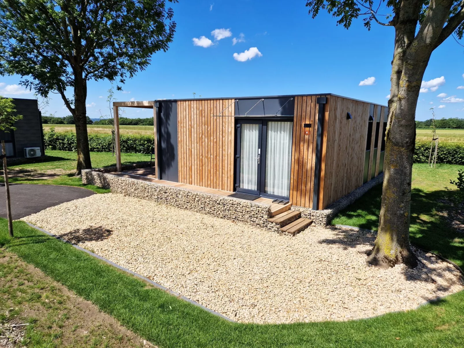 Domus 4-Outside