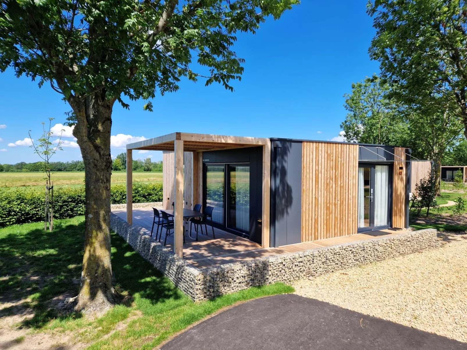 Domus 4-Outside