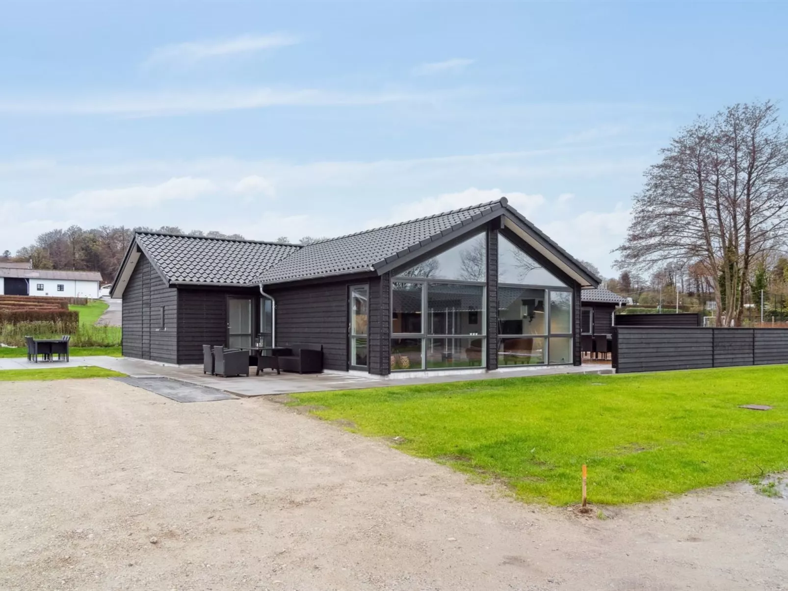 "Clare" - 100m from the sea-Outside