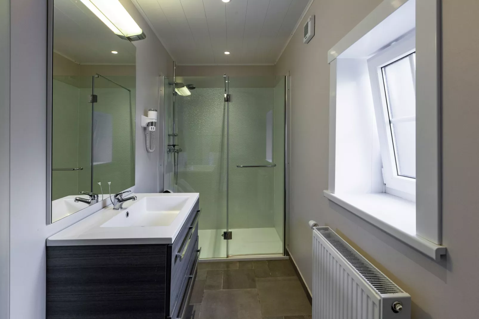 Petite Gite-Badezimmer