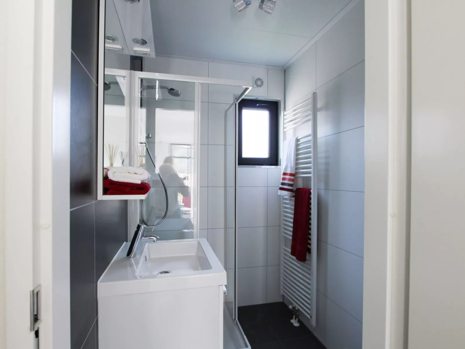 Cube Exclusif 4-Inside